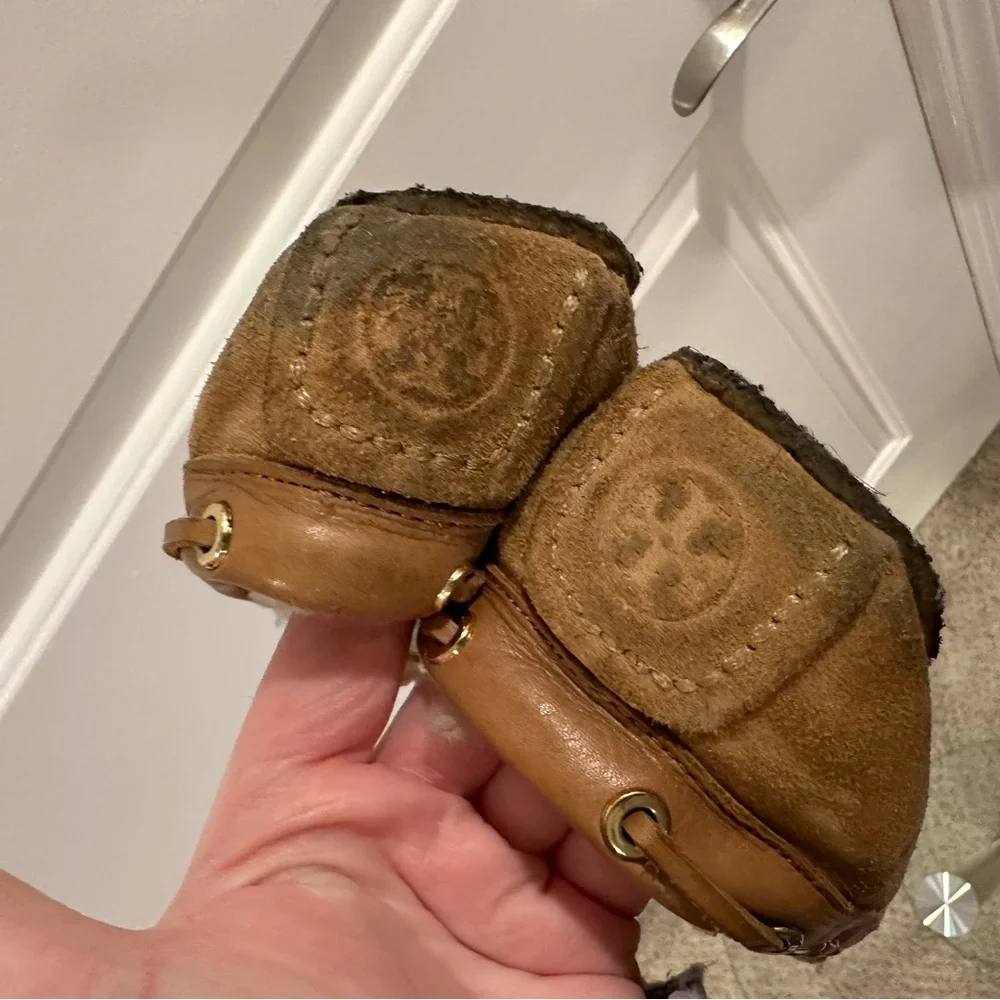 Tory Burch Dee Dee Suede & Shearling Moccasin Slippers in Chestnut Brown